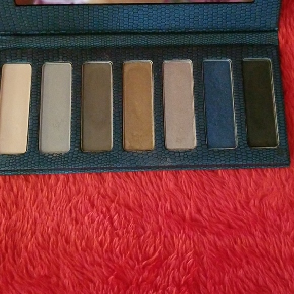 Lorac  skinny eyeshadow palette - Picture 2 of 6